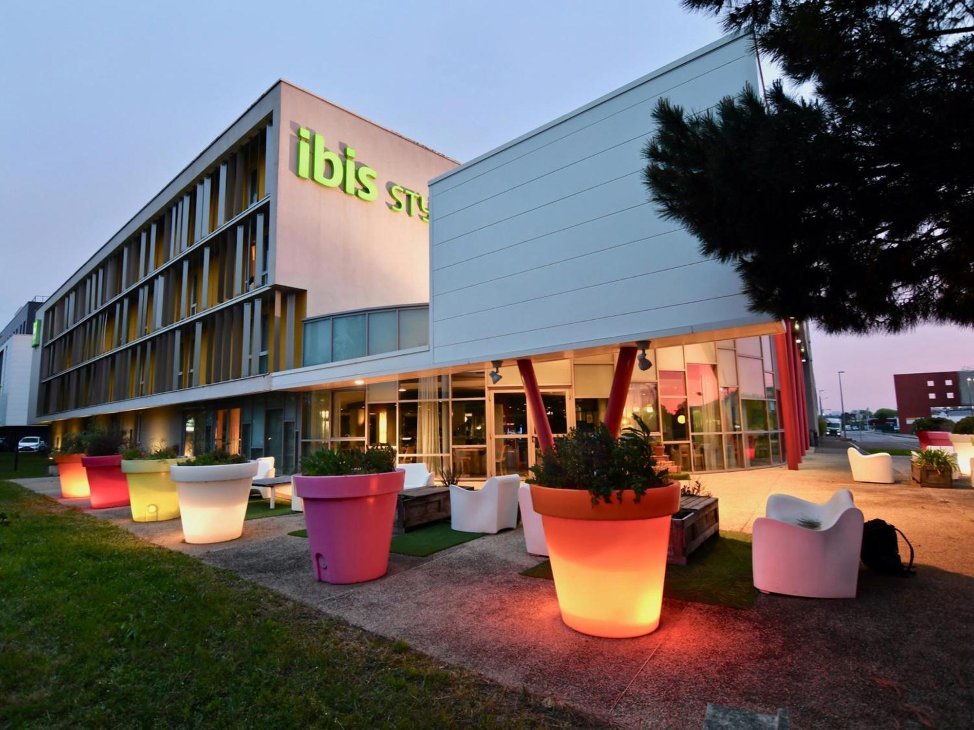 ホテル Ibis Styles Nantes Reze Aeroport エクステリア 写真
